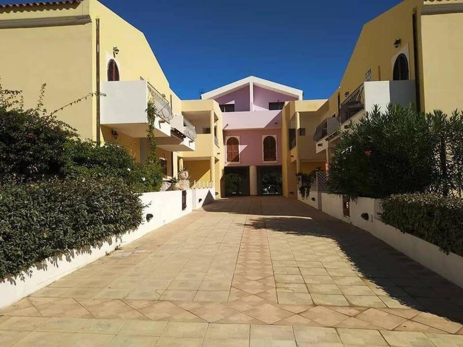 Case Vacanze A Santa Teresa Di Gallura 外观 照片