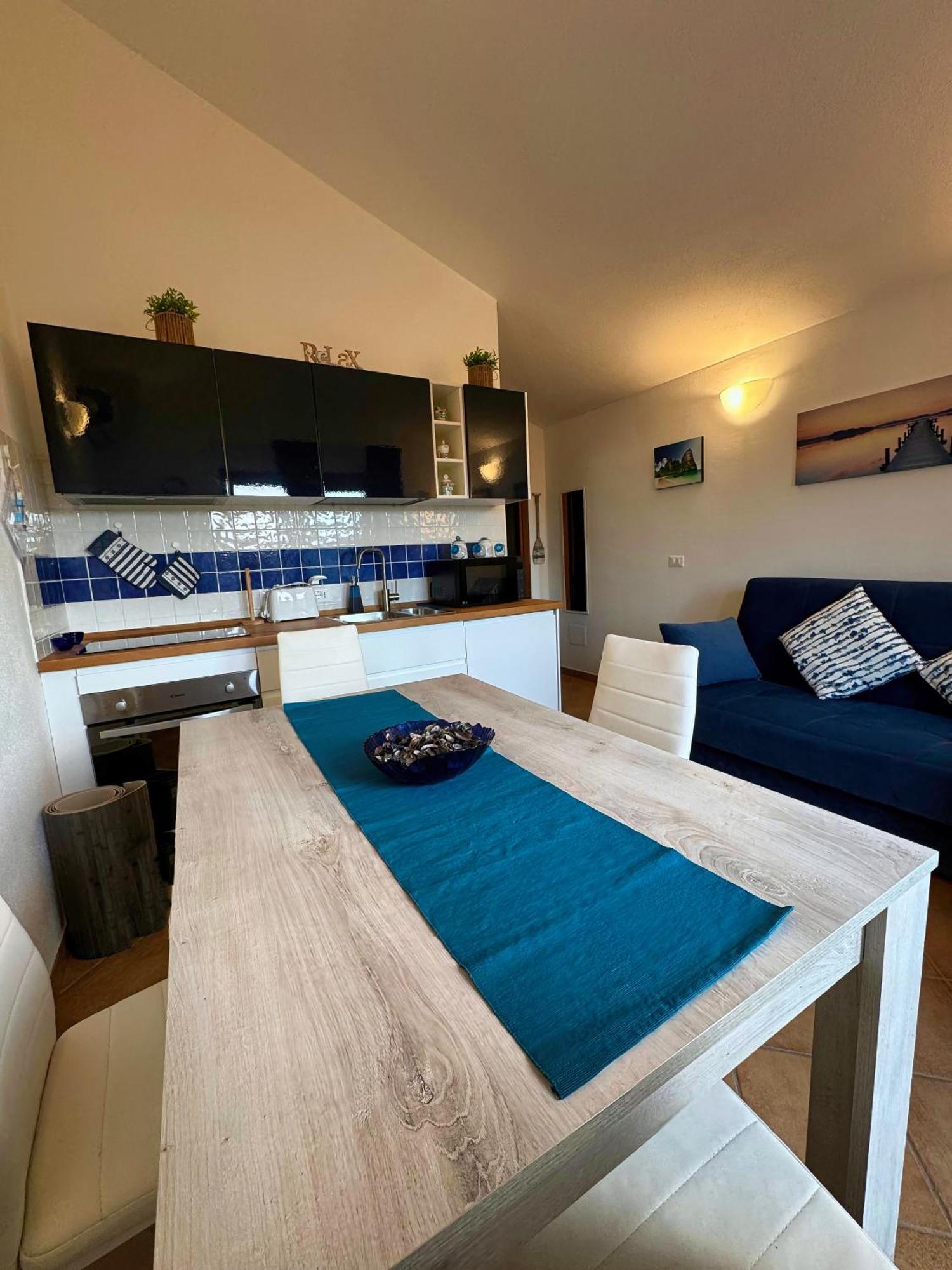 Case Vacanze A Santa Teresa Di Gallura 外观 照片