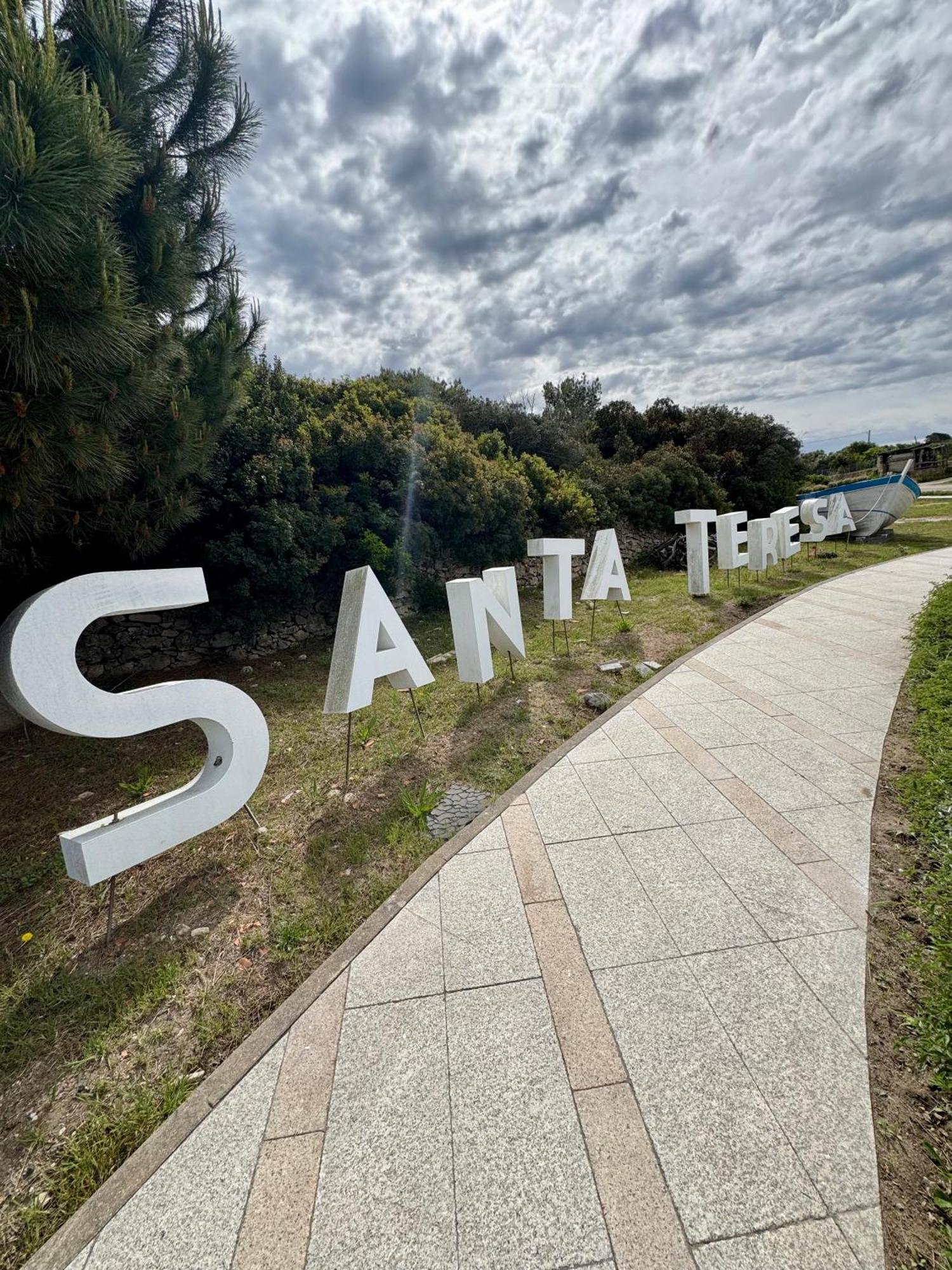 Case Vacanze A Santa Teresa Di Gallura 外观 照片