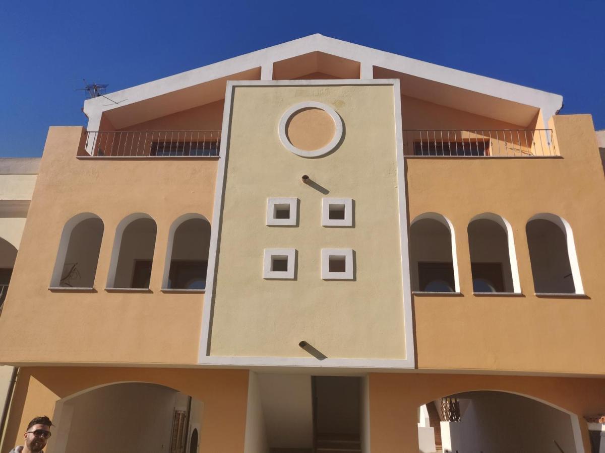 Case Vacanze A Santa Teresa Di Gallura 外观 照片